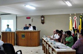 Vereador hervalense questiona taxa mínima do Simae