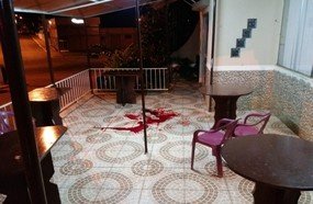 Jovem é preso após tentar matar a ex-namorada a facadas