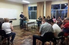 Coral da Unoesc passa a ser regido pelo músico Nando Spessato