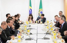 Bolsonaro se compromete com prioridades da bancada catarinense