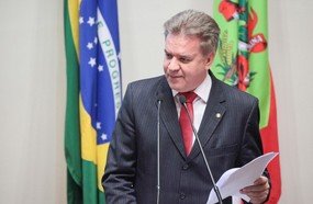 Deputado defende programa de incentivo ao parto normal em SC