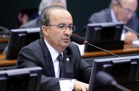 Jorginho Mello cobra aprovação do projeto que valoriza magistério