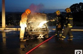 Veículo é incendiado no loteamento Brisas do Vale
