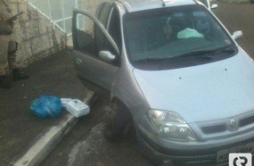 Mulher fica ferida ao colidir veículo em muro no centro de Joaçaba