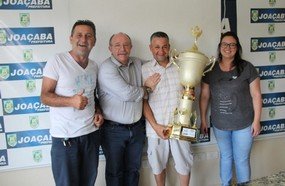 Vencedores dos Jogos Interbairros recebem premiação