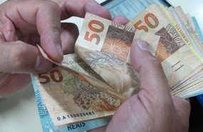 Governo propõe salário mínimo de R$ 1.088 para 2021
