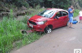 Motorista dorme ao volante e capota veículo na BR-282