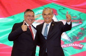 Eduardo Pinho Moreira assume Governo do Estado