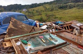 Tempestade causa destruição e mortes em duas cidades do estado