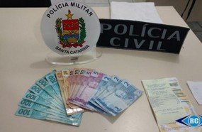 Mulher é presa após furtar dinheiro em terminal de autoatendimento