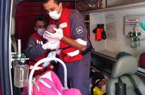 Cadeirinha salva bebê em acidente
