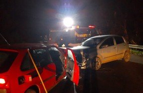 Colisão frontal deixa quatro feridos na SC-135