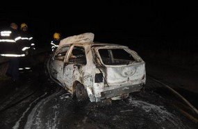 Homem tem veículo incendiado após assalto na SC-150
