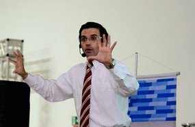 Sebrae promove seminário com mágico Dalmir Sant’Anna