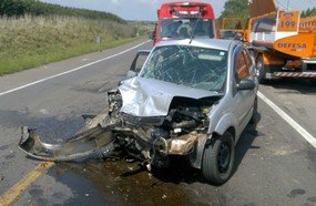 Colisão frontal entre veículos deixa quatro feridos em Água Doce