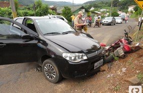 Tentativa de homicídio: rapaz joga veículo contra motocicleta