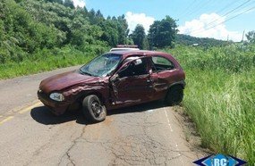 Motorista fica ferido após carro ser atingido por caminhão na SC-150