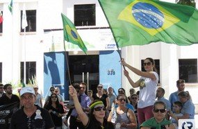 Protesto em Joaçaba comemora liminar da justiça