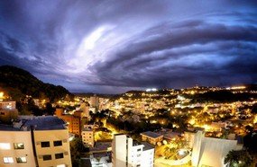 Célula de tempestade se formou no céu de Joaçaba