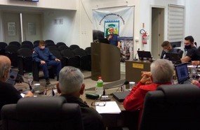 Comandante dos Bombeiros participa de sessão da Câmara