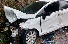 Colisão entre veículos deixa mulher ferida em Vargem Bonita