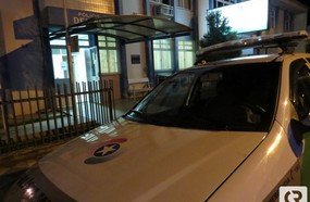 Ladrão azarado cai de muro e sofre fratura exposta