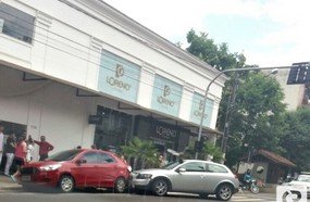 Bateu em carro estacionado no centro de Joaçaba