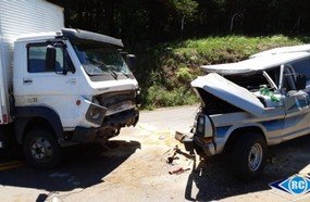 Condutores ficam feridos em colisão na SC-150