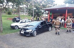 Jovens tem som apreendido após debocharem da PM nas redes sociais