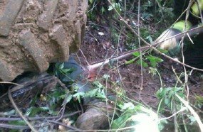 Trator tomba e deixa operador em estado grave
