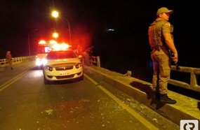 Caminhão cai da ponte Alfredo Ítalo Remor e desaparece no Rio do Peixe