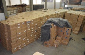 PRF faz a maior apreensão de cigarros da história em SC