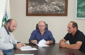 Prefeitura vai asfaltar rua no bairro Jardim Lindóia