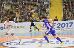 Joaçaba Futsal disputa a liderança da Liga Nacional neste sábado