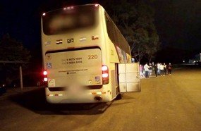 Polícia Rodoviária flagra ônibus transportando contrabando