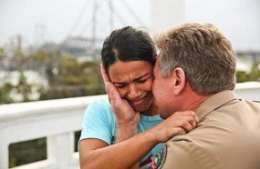 Paratleta Aline Rocha reencontra Bombeiro nove anos após acidente