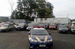 PRF promove leilão de quase 2 mil veículos apreendidos