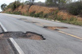 Família de Concórdia ganha indenização de R$ 400 mil por buracos na pista