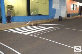 Faixa de pedestre é implantada na Rua Santos Dumont