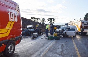 Veículo de Erval Velho se envolve em grave acidente na BR-282