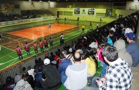 Com casa cheia CH Sistemas/Real Makro Joaçaba Futsal goleia a Xaxiense