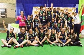Joaçaba conquista 32 medalhas na etapa estadual de Badminton