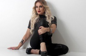 Jaci Kelly faz live neste sábado para o projeto Apadrinhamento Social