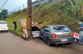 Veículo de Joaçaba atropela pessoas em ponto de ônibus