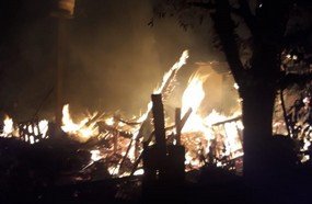 Homem morre carbonizado durante incêndio em residência