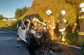 Motorista morre em colisão frontal entre carro e caminhão na BR-153