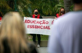 Pais e dirigentes defendem retorno de aulas presenciais