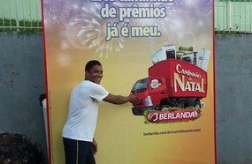 Berlanda entrega caminhão de prêmios em Herval d´Oeste