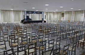 Começa a montagem da estrutura para o Natal de Fé 2017