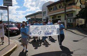 Caminhada marca Campanha Novembro Azul